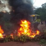 Moradores do bairro Alto Bonito bloqueiam avenida e protestam por falta de infraestrutura