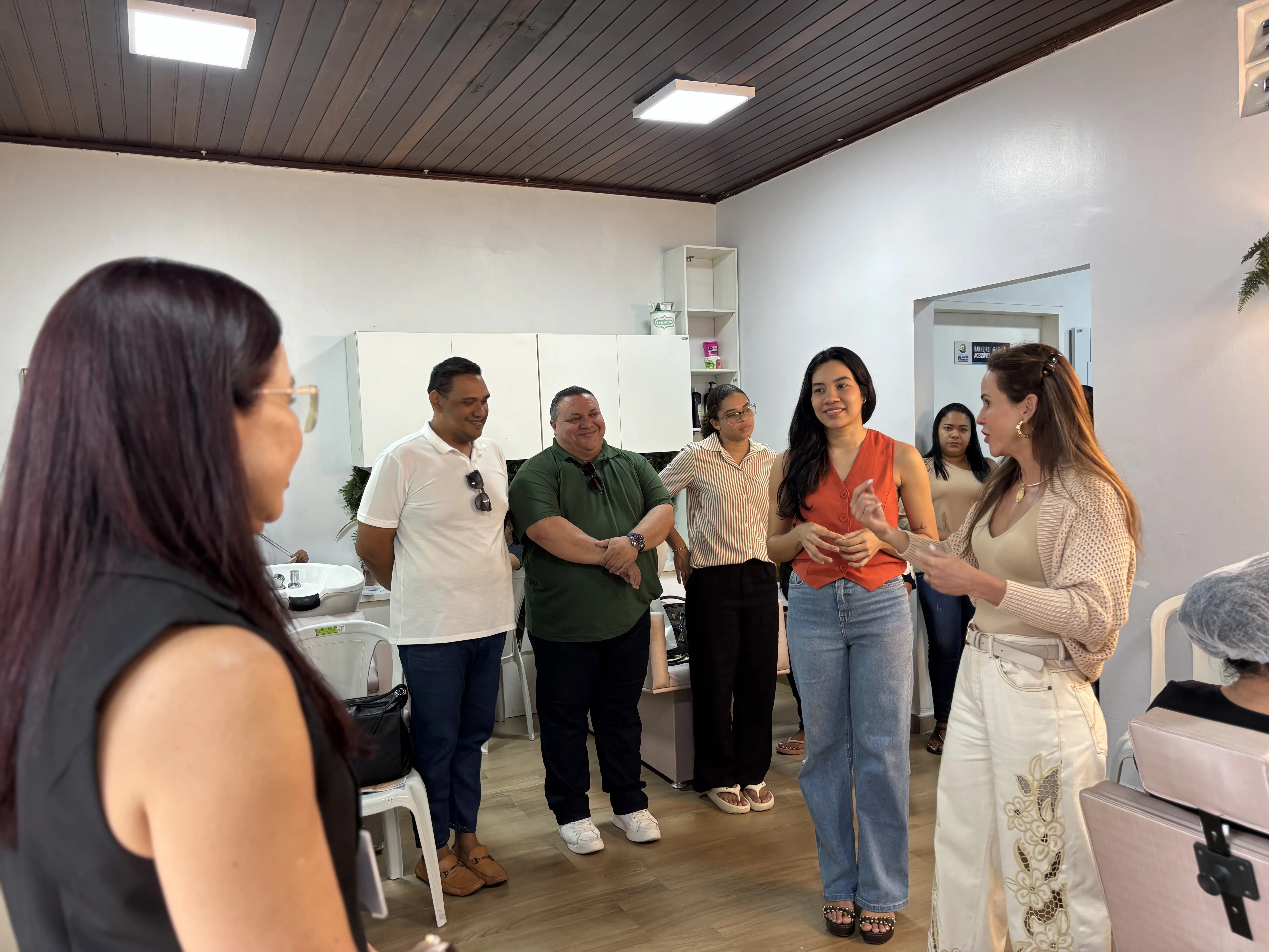 Primeira-Dama fortalece parcerias para ampliar oportunidades às mulheres ribamarenses